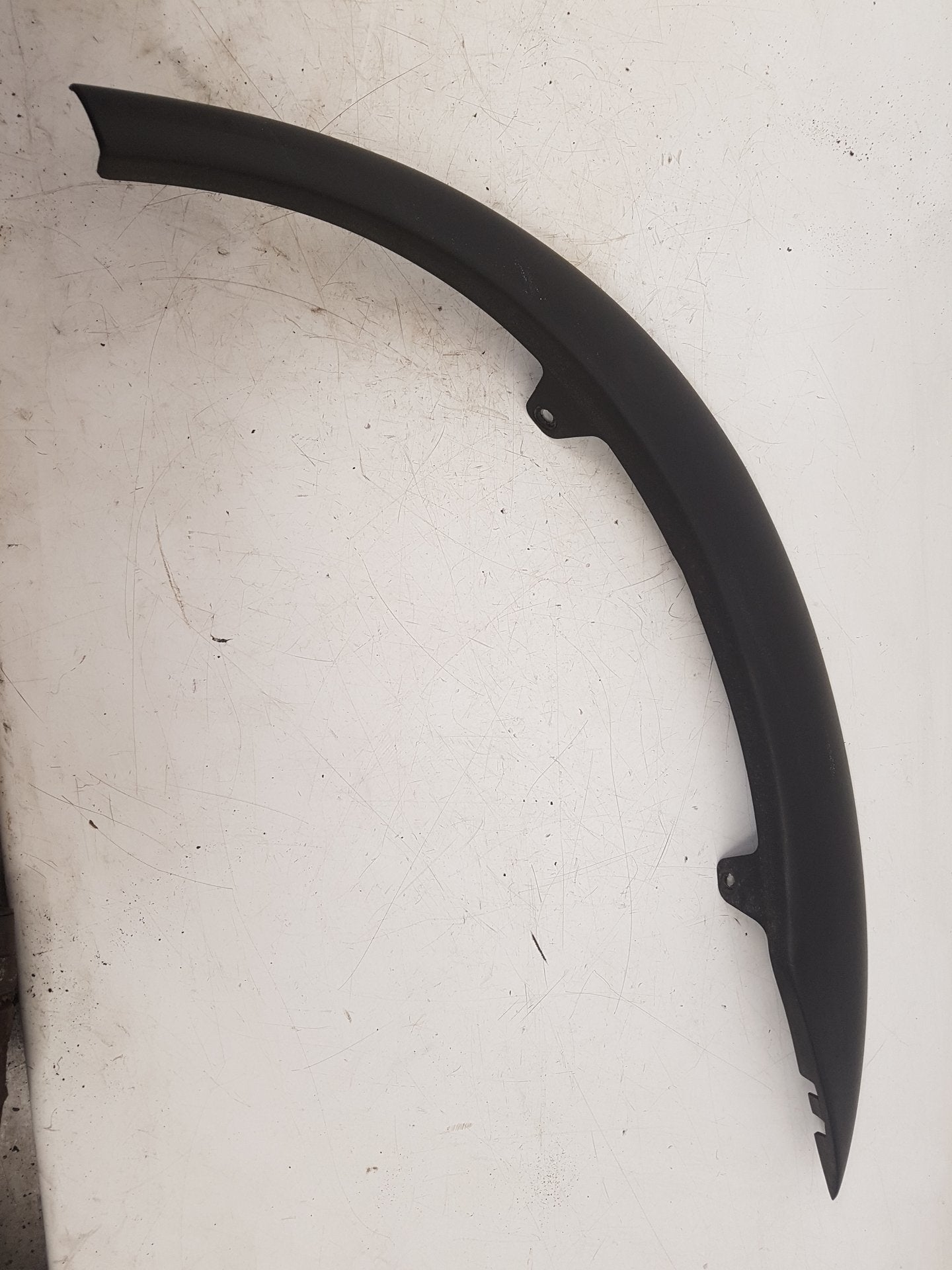 2004 - 2007 Volvo XC70  Estate Left Rear Wheel Arch Moulding 30678045
