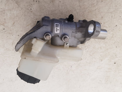 2017 - 2026 Volvo V60 II 225 Estate BRAKE FLUID RESERVOIR AND MASTER CYLINDER 32130230