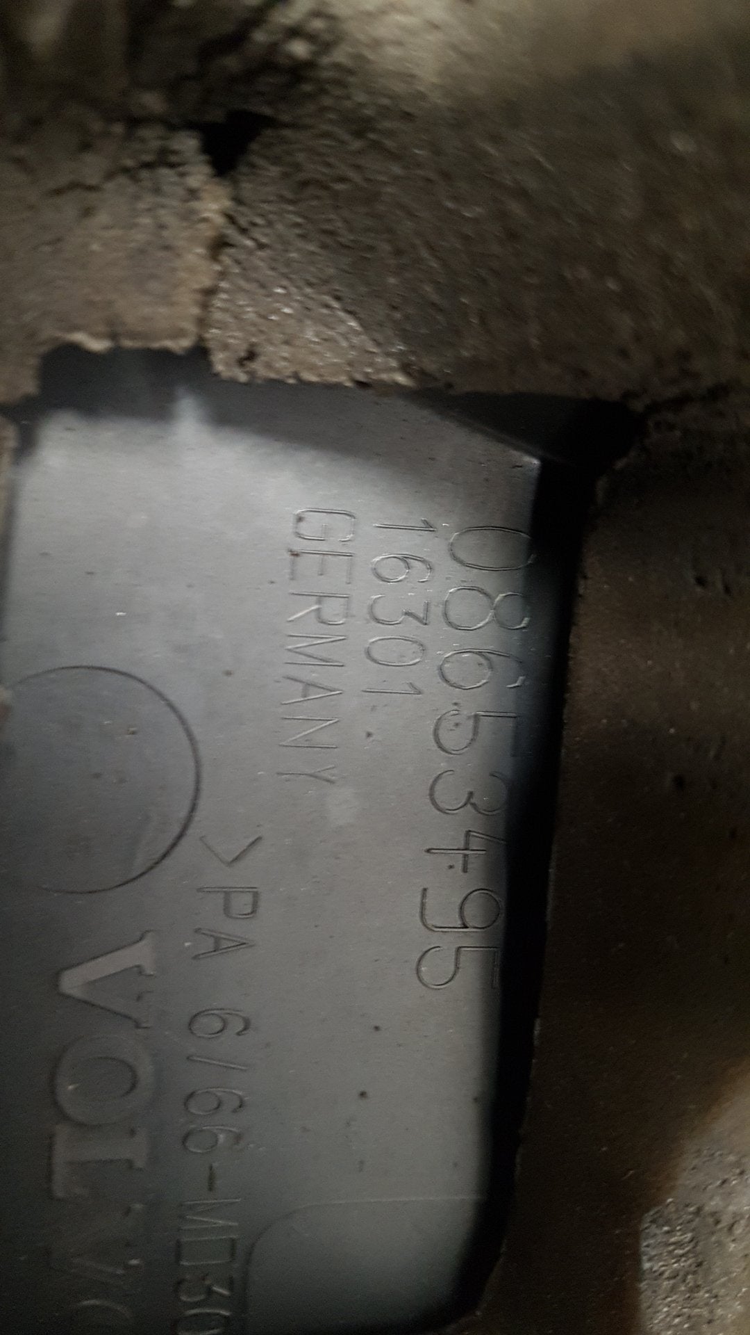 2001 - 2010 Volvo S60  Saloon Engine Cover 8653495