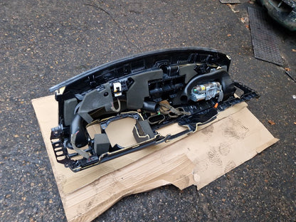 2010 - 2015 Volvo V70  Estate Dash Assembly