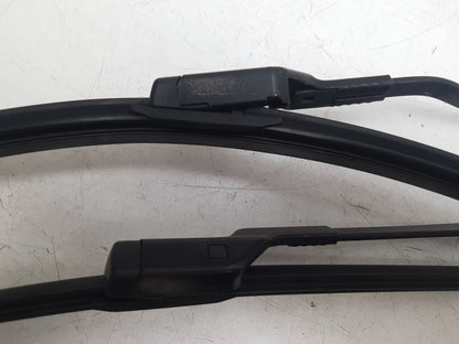 2013 - 2019 Volvo V40 III 525 Hatchback FRONT WIPER ARMS (PAIR) 31276063