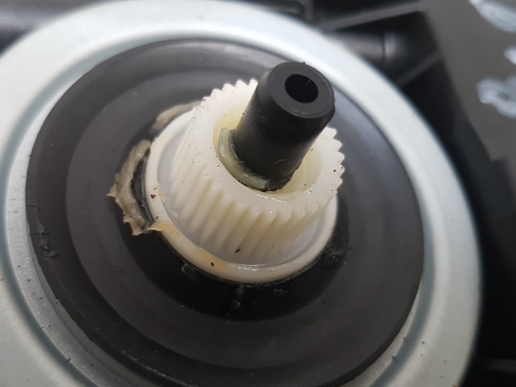 2015 Volvo S60  Saloon WINDOW REG MOTOR (PASSENGER SIDE REAR)