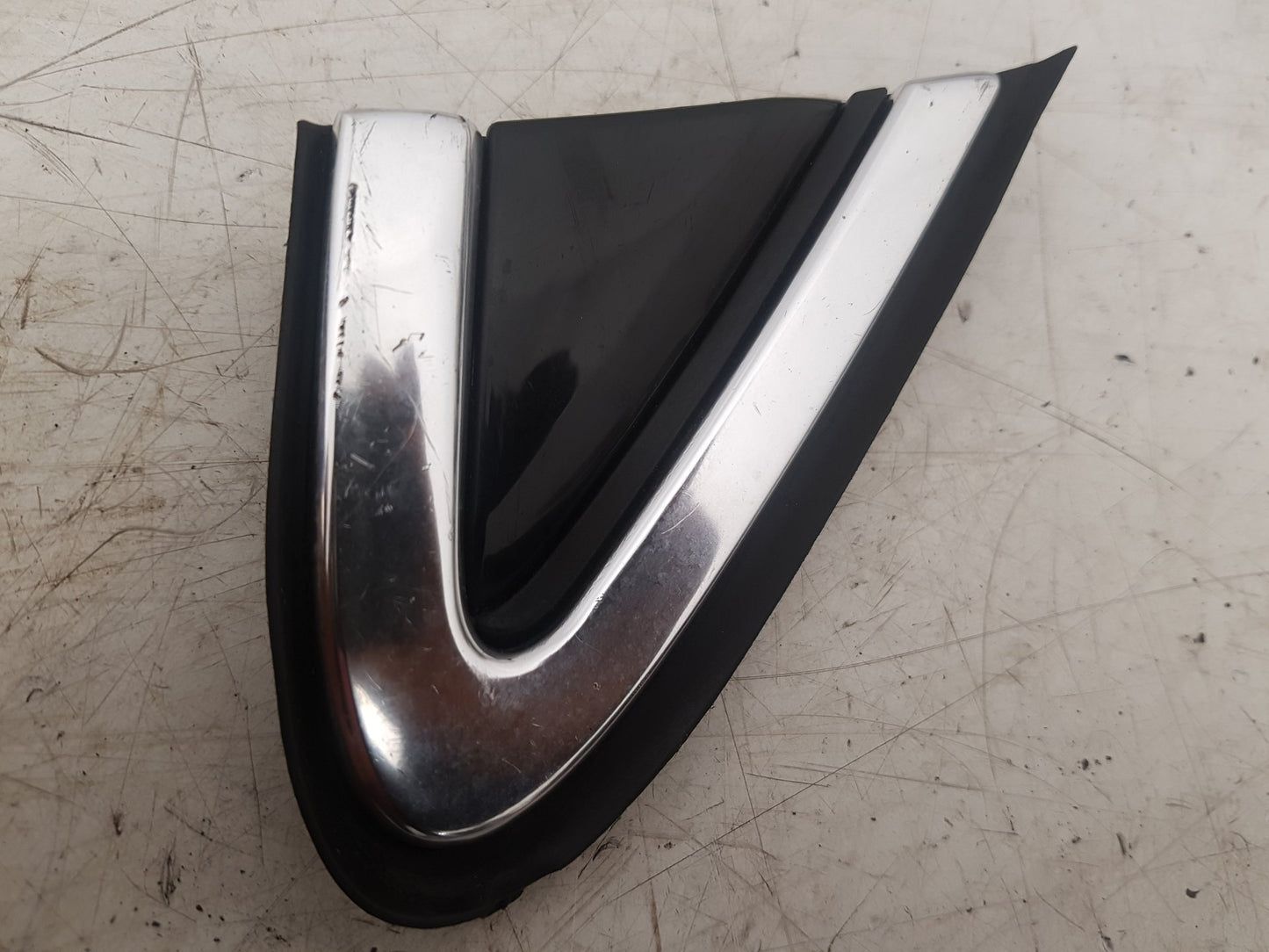 2013 - 2019 Volvo V40 III 525 Hatchback MIRROR TRIM (DRIVERS SIDE) 31349230
