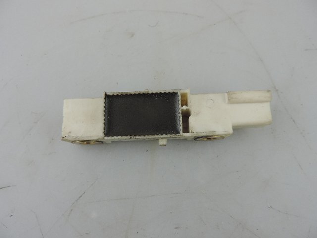 2003 - 2009 Volvo XC90   Crash Sensor 8651755