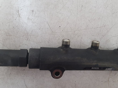 2002 - 2006 Volvo XC90  Estate Injection Rail 0445215015 30622085 0 445 215 015