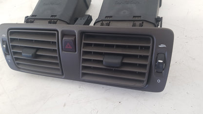 2007 - 2010 Volvo V50 545 Estate Dash Air Vent Centre 39879332