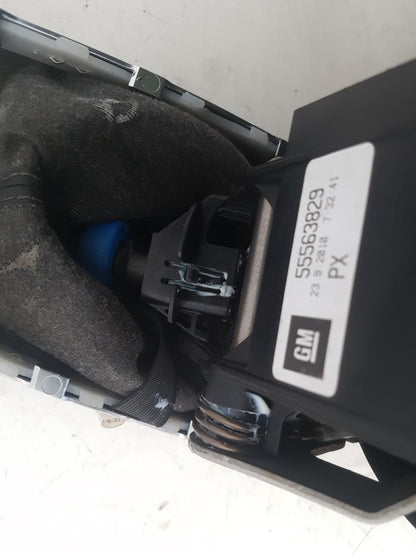 2010 - 2012 Saab 9-5  Saloon GEAR STICK 55563829
