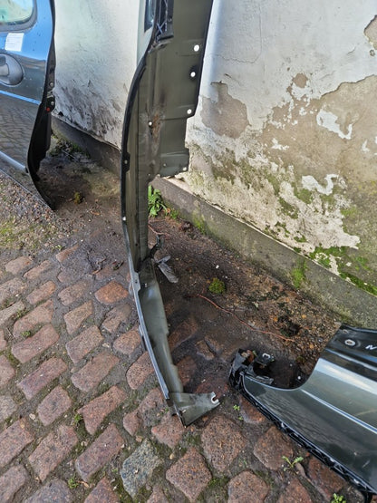 2001 - 2009 Saab 9-5  Estate Right Front Guard