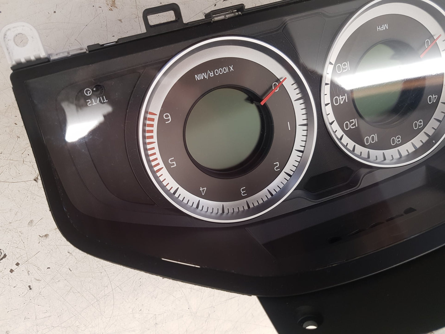 2006 - 2013 Volvo C70 II 542 Convertible Instrument Cluster 31268056