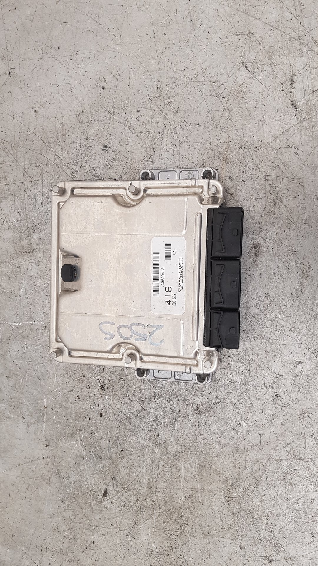 2001 - 2004 Volvo V40  Estate Engine ECU 30630418