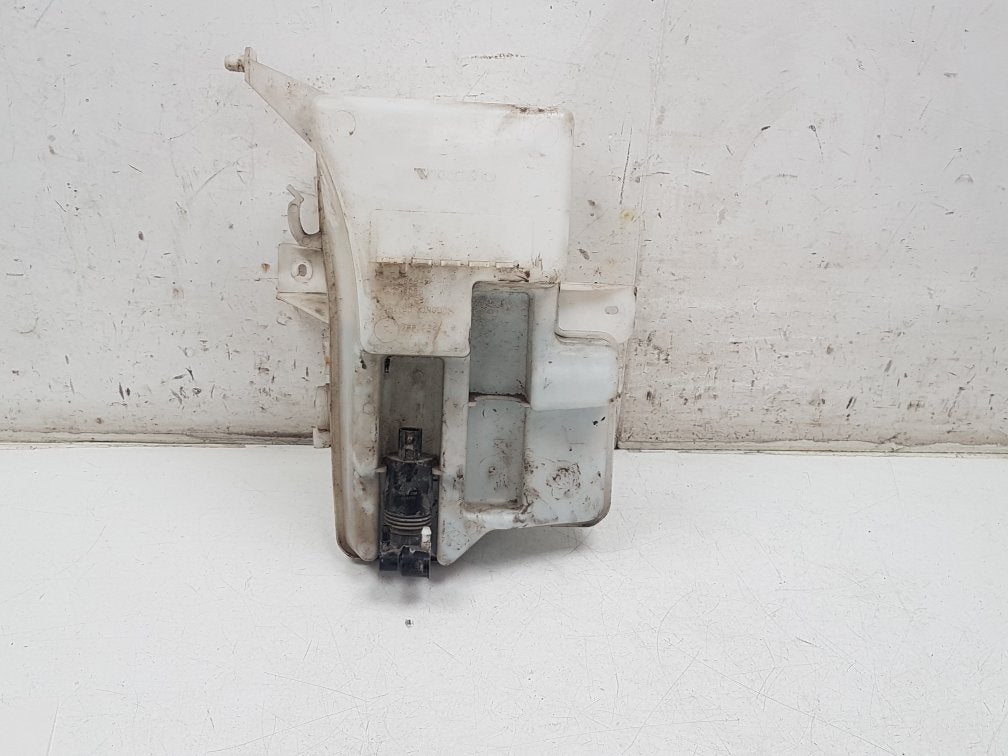2012 - 2017 Volvo V40  Hatchback WASHER BOTTLE & MOTOR 31276094