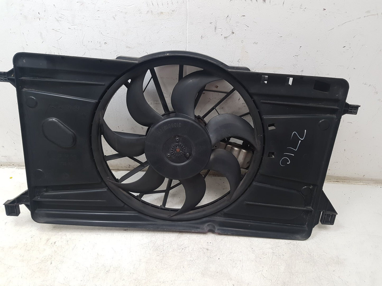 2004 - 2010 Volvo V50  Estate RADIATOR FAN & COWLING (A/C CAR) 3M5H8C607UH