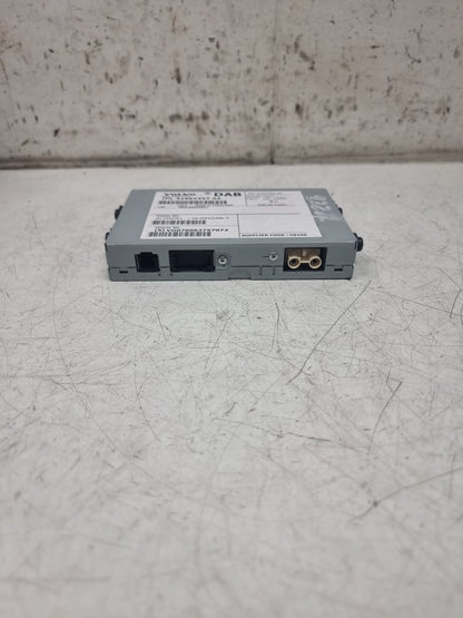 2014 - 2018 Volvo V60  Estate DAB RADIO ECU 31667457AA