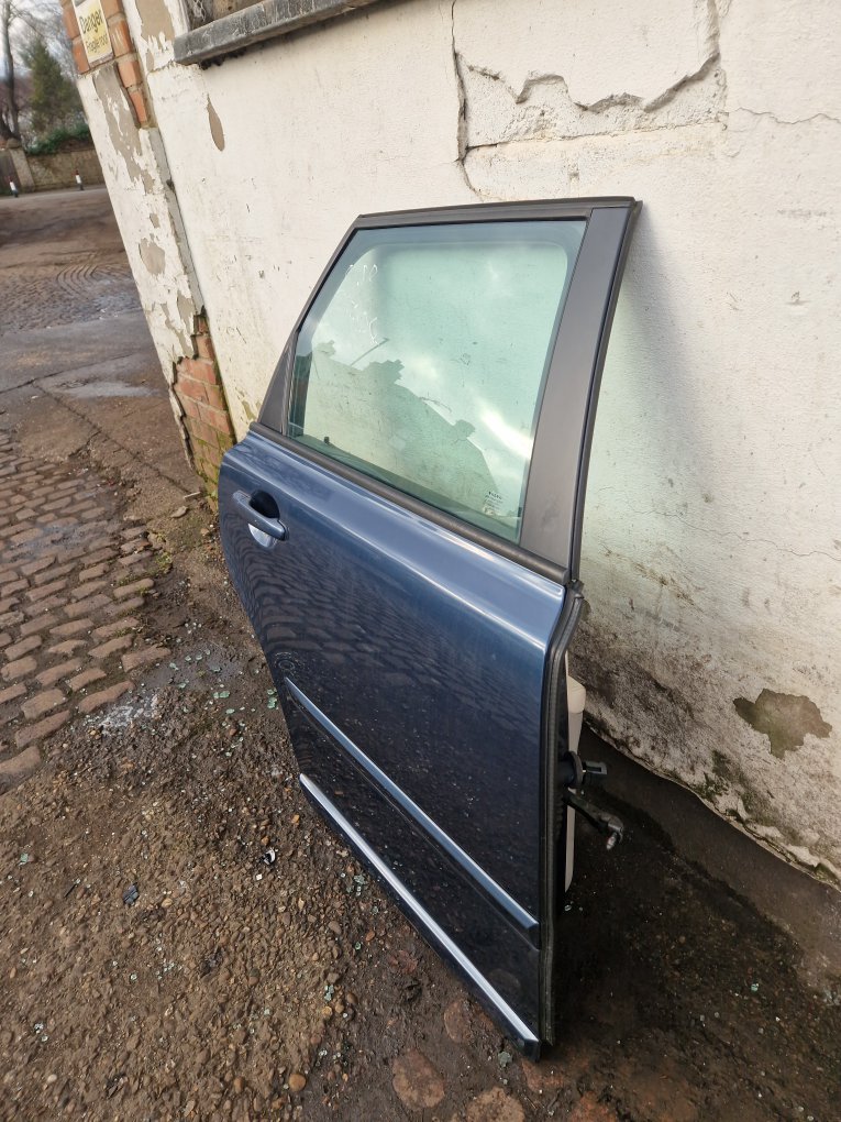 2004 - 2010 Volvo V50   Estate DOOR - BARE (REAR DRIVER SIDE) 31250166