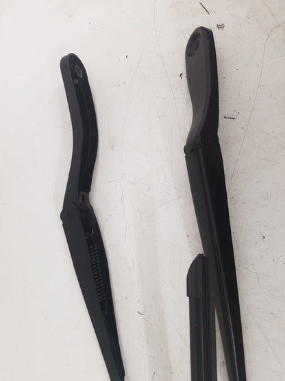 2006 - 2012 Volvo C30  Hatchback FRONT WIPER ARMS (PAIR) 8623162