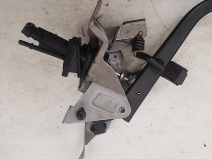 2013 - 2016 Volvo V40 III 525 Hatchback Clutch Pedal 31381272