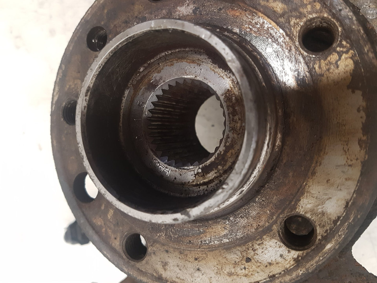 2005 - 2015 Saab 9-3  Estate Right Front Hub Assembly 13224416
