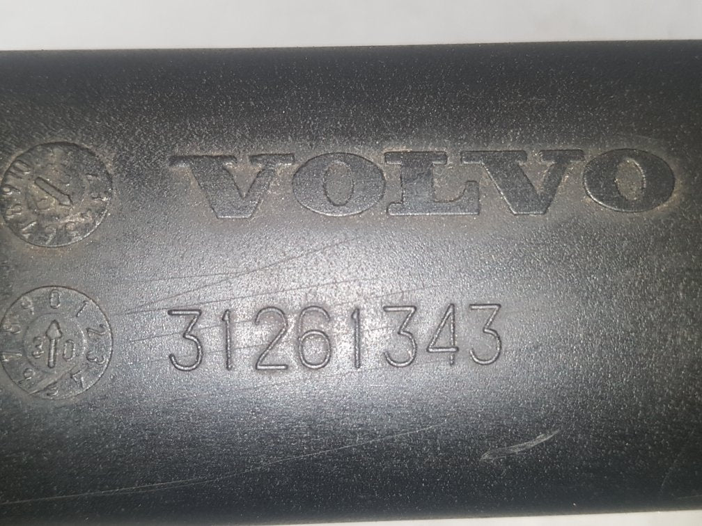 2010 - 2015 Volvo S60   Intercooler Pipe 31261343