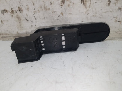 1988 - 1998 Saab 9000  Hatchback Mirror Retract Switch 9505488