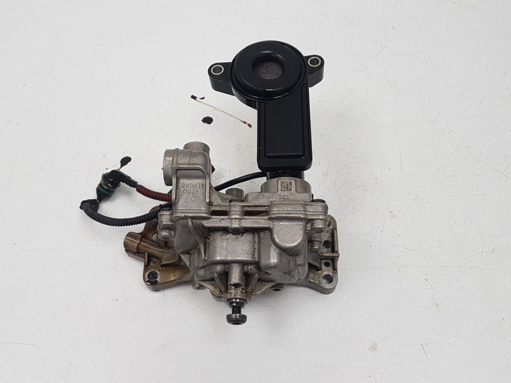 2015 - 2019 Volvo V40 Cross Country  Hatchback Oil Pump 31321050 31670242