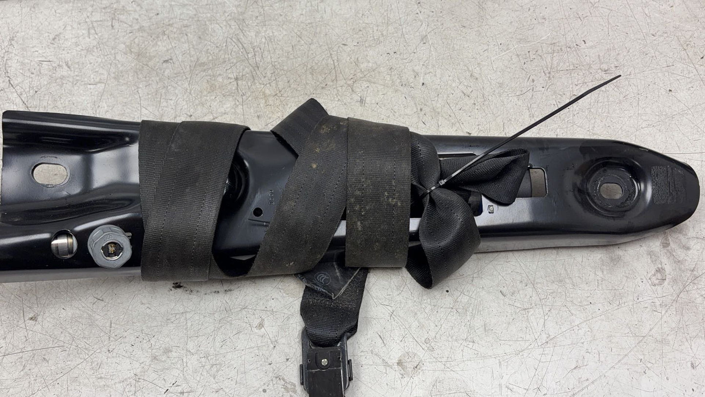 2007 - 2014 Volvo XC90  Estate Left Front Seat Belt 31332084