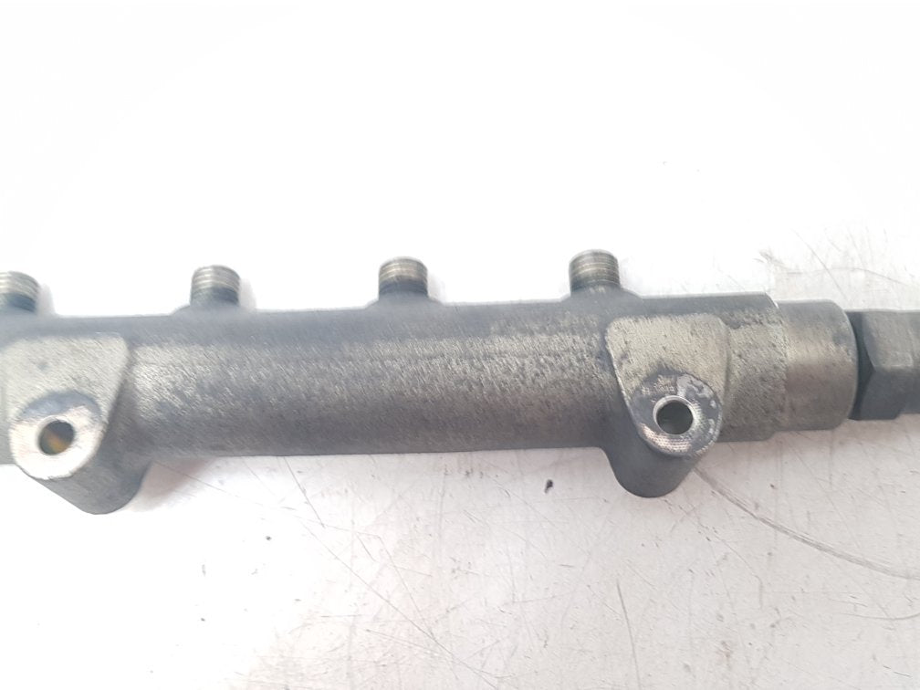 2002 - 2006 Volvo XC90  Estate Injection Rail 0445215015 30622085 0 445 215 015