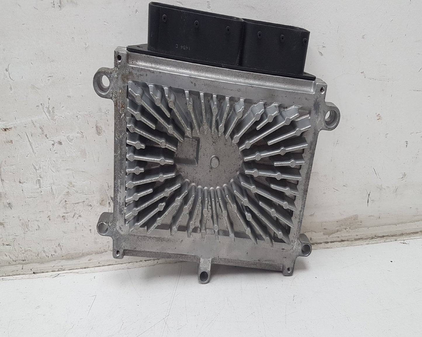 2006 - 2009 Volvo C70  Convertible Engine ECU 30743102