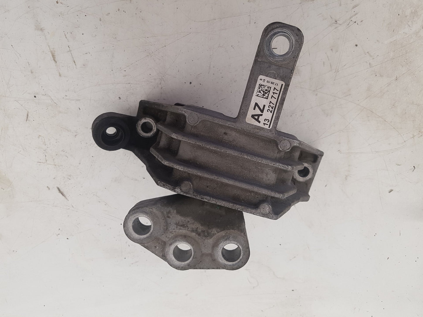 2010 Saab 95  Saloon Right Engine Mount 13227717