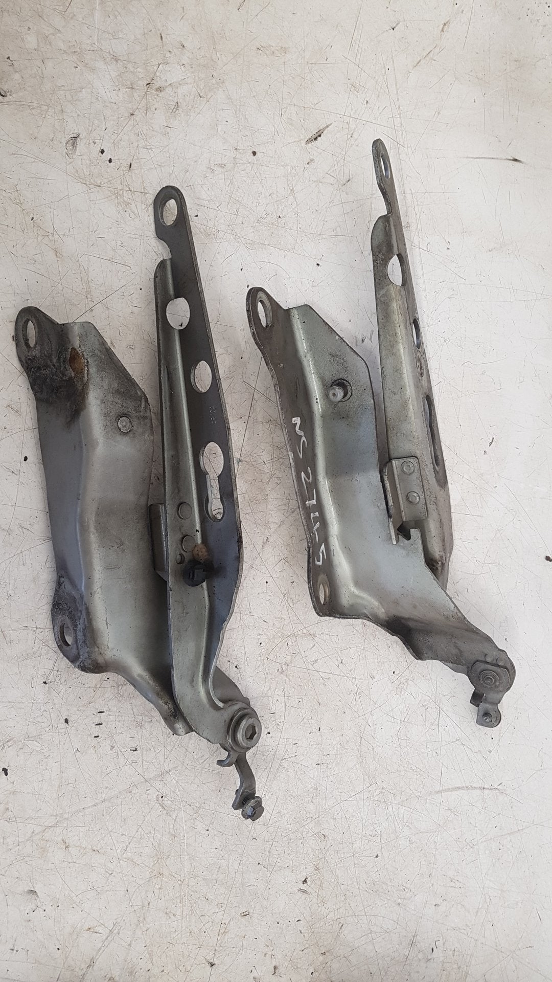 2004 Volvo XC90  Estate Bonnet Hinges (Pair)