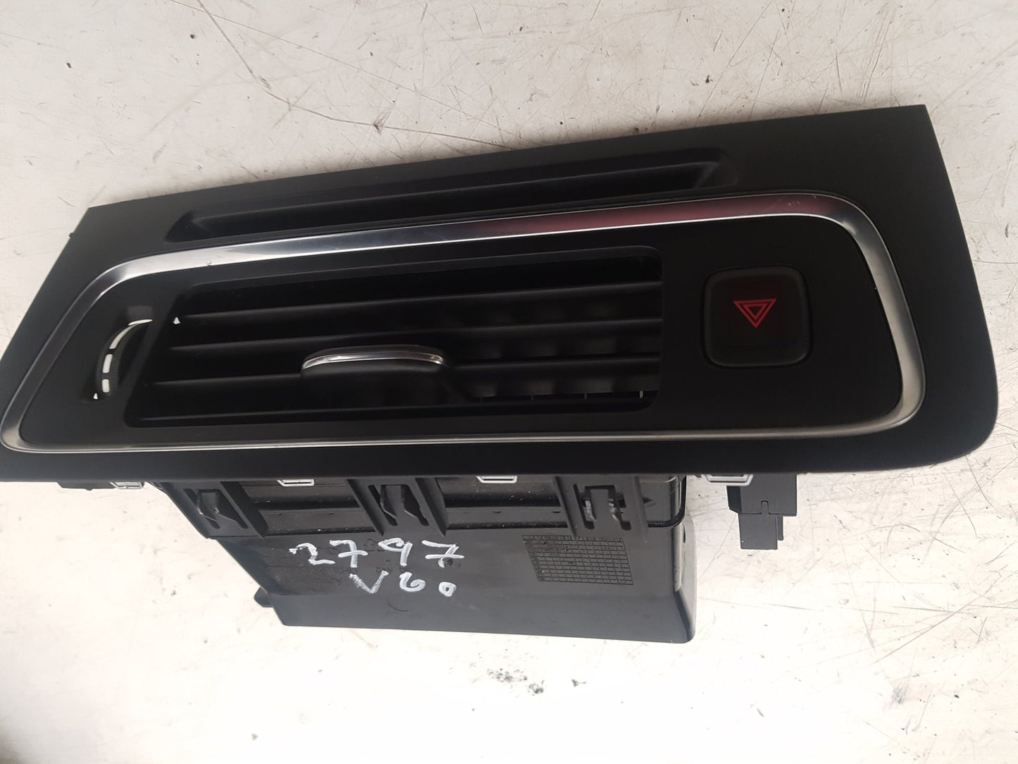2011 - 2014 Volvo V60 I 155 Estate DASHBOARD VENT 1302138