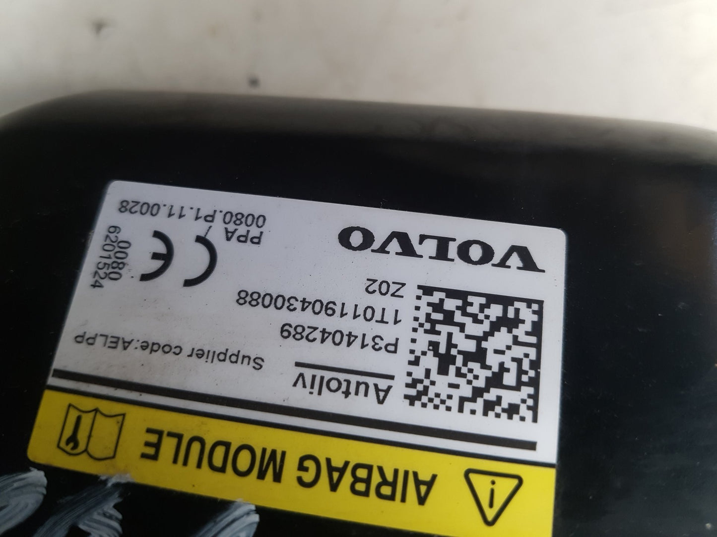 2015 - 2019 Volvo V40 Cross Country  Hatchback PEDESTRIAN AIRBAG 31404289