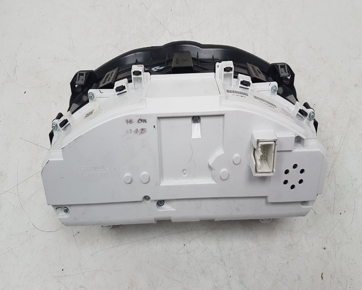 2012 - 2019 Volvo V40 Cross Country  Hatchback Instrument Cluster 31412876
