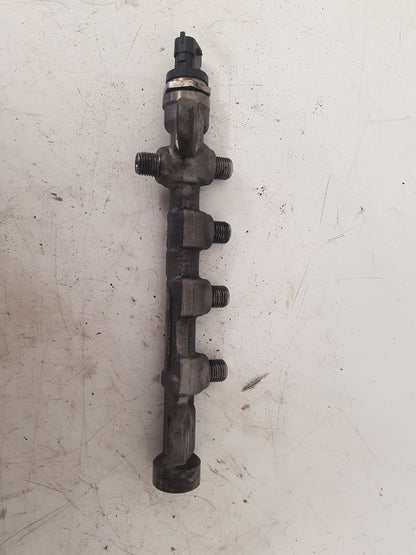2010 - 2012 Saab 9-5  Saloon Injection Rail 0445 214 221