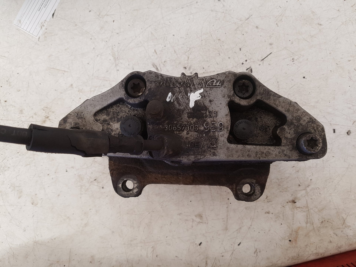 2006 - 2014 Volvo XC90 I 275 SUV Left Front Caliper 30657303