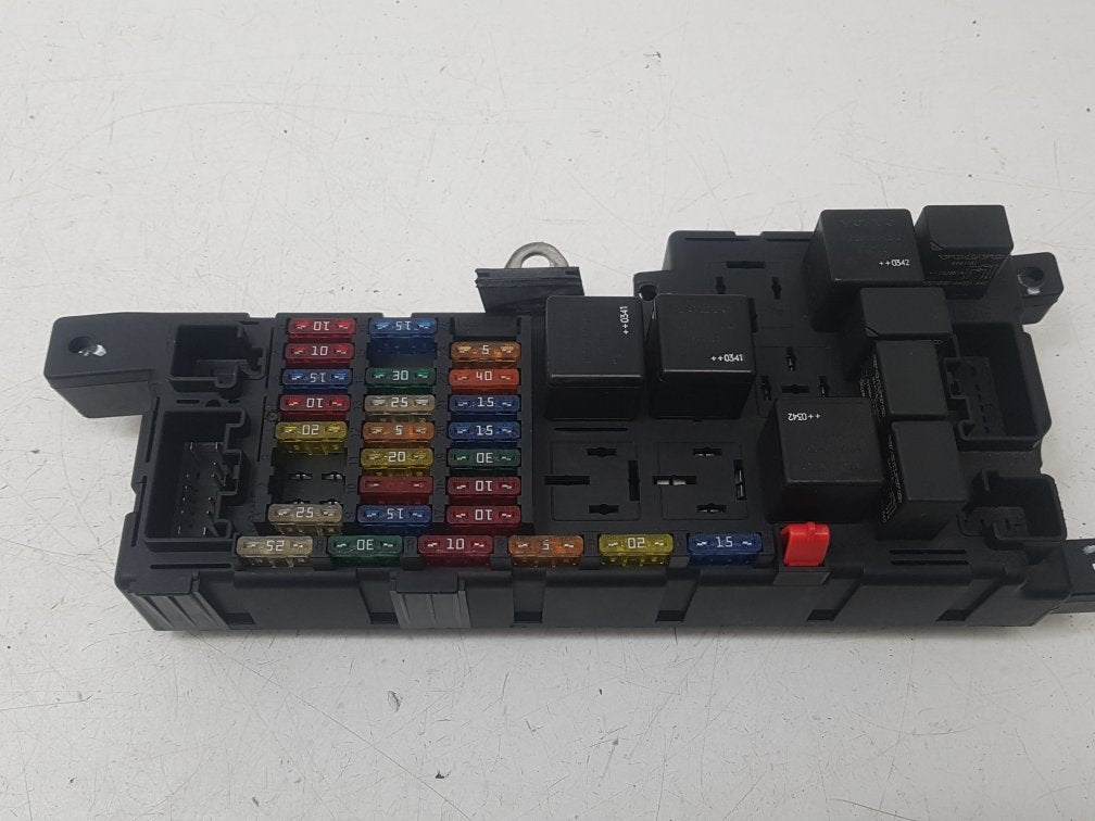 2003 - 2007 Volvo V70  Estate Engine Fuse Box 8645364