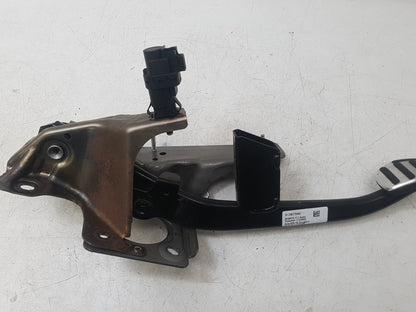 2004 - 2013 Volvo C30  Hatchback Brake Pedal 31381340