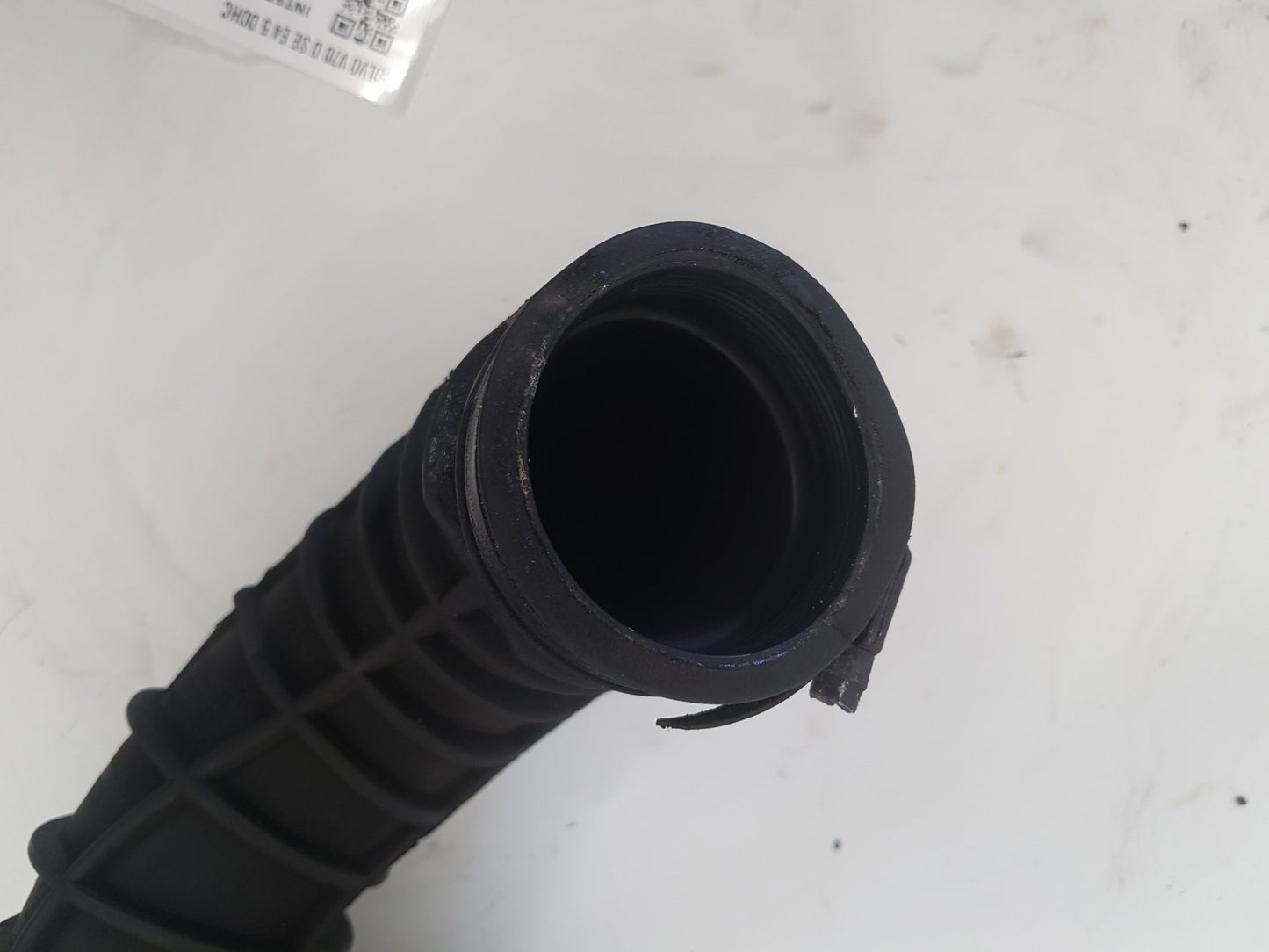 2001 - 2008 Volvo V70  Estate INTERCOOLER HOSE 8634143