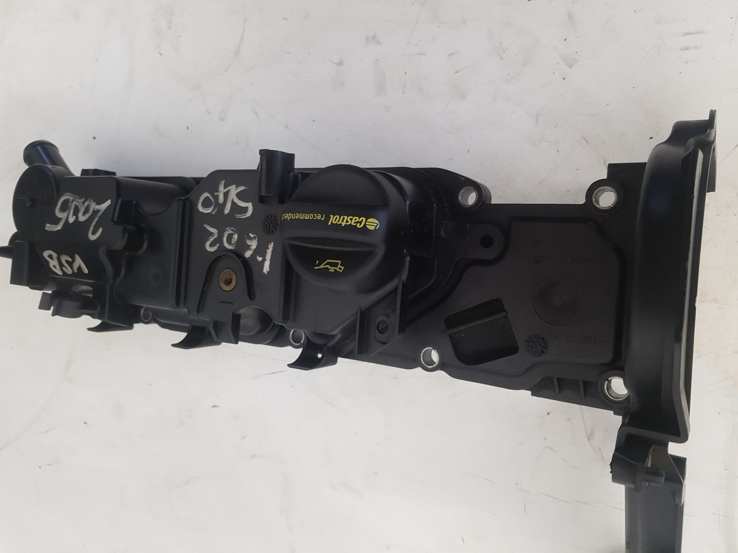 2014 Volvo V40  Hatchback ROCKER VALVE COVER 9689112980