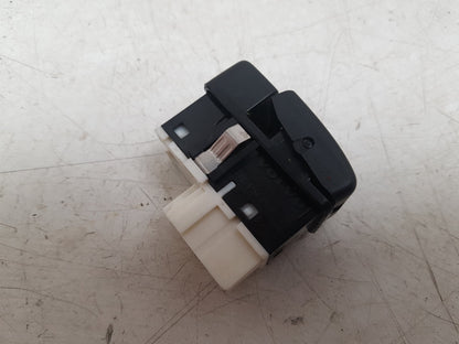 1992 - 1997 Volvo 850  Estate Heated Seat Switch 9148766