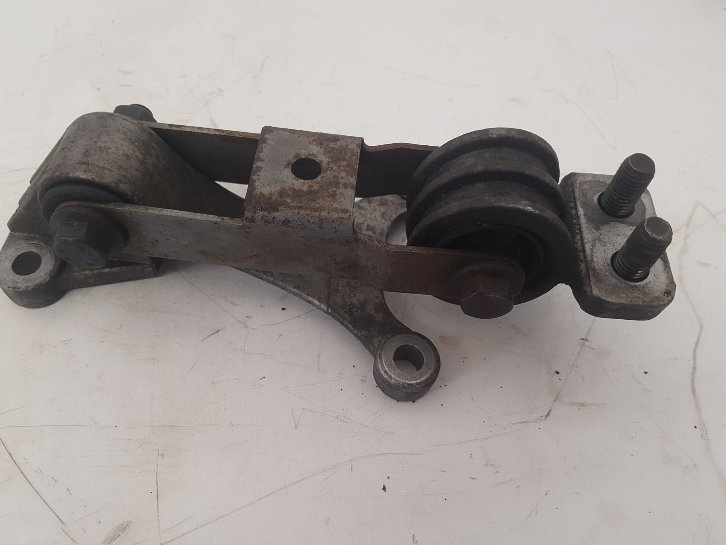 2003 - 2010 Volvo XC90  Estate Gearbox Mount 9179014