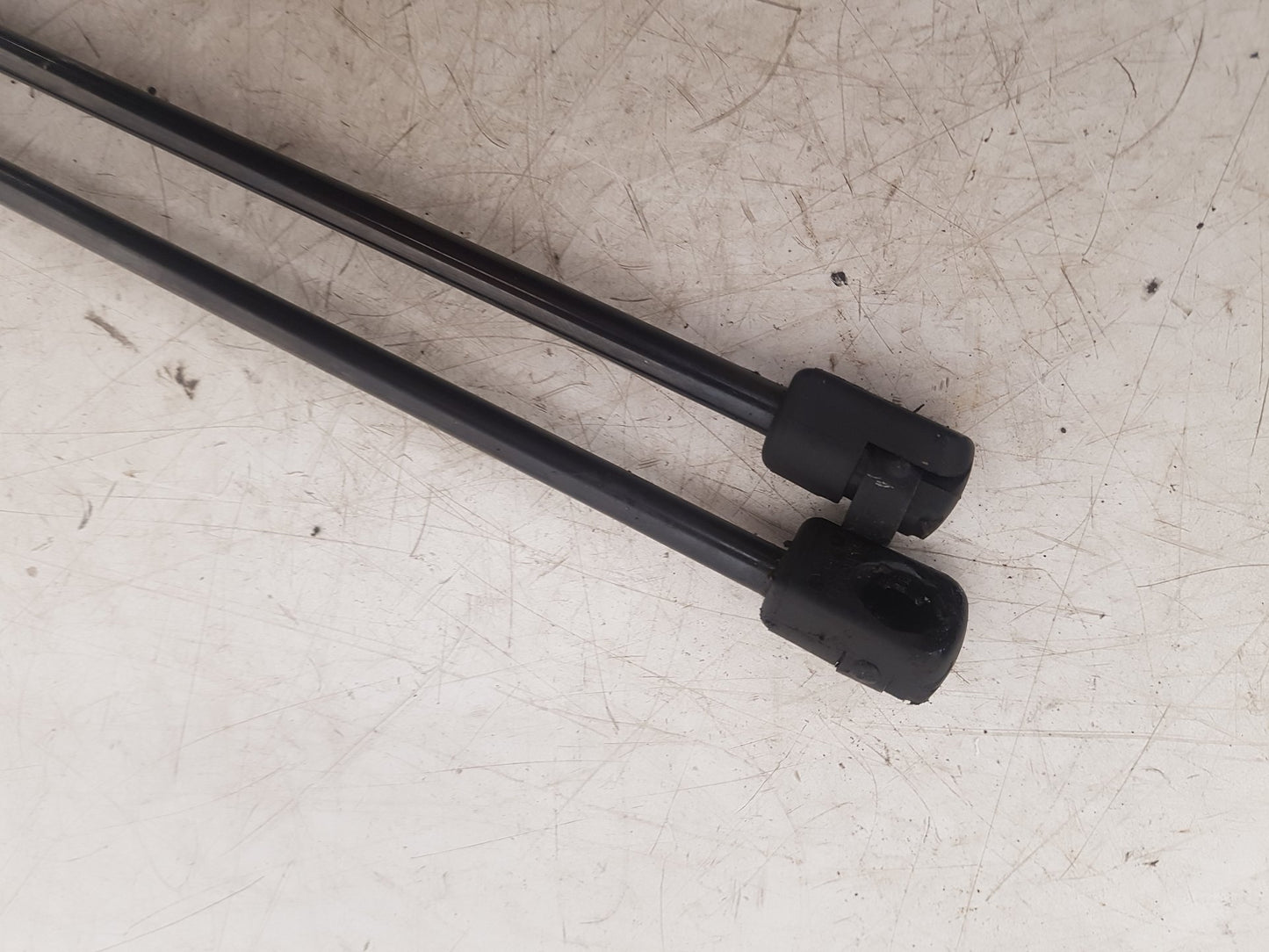 2011 - 2014 Volvo XC90  Estate BONNET STRUTS/RAMS - PAIR 83439736