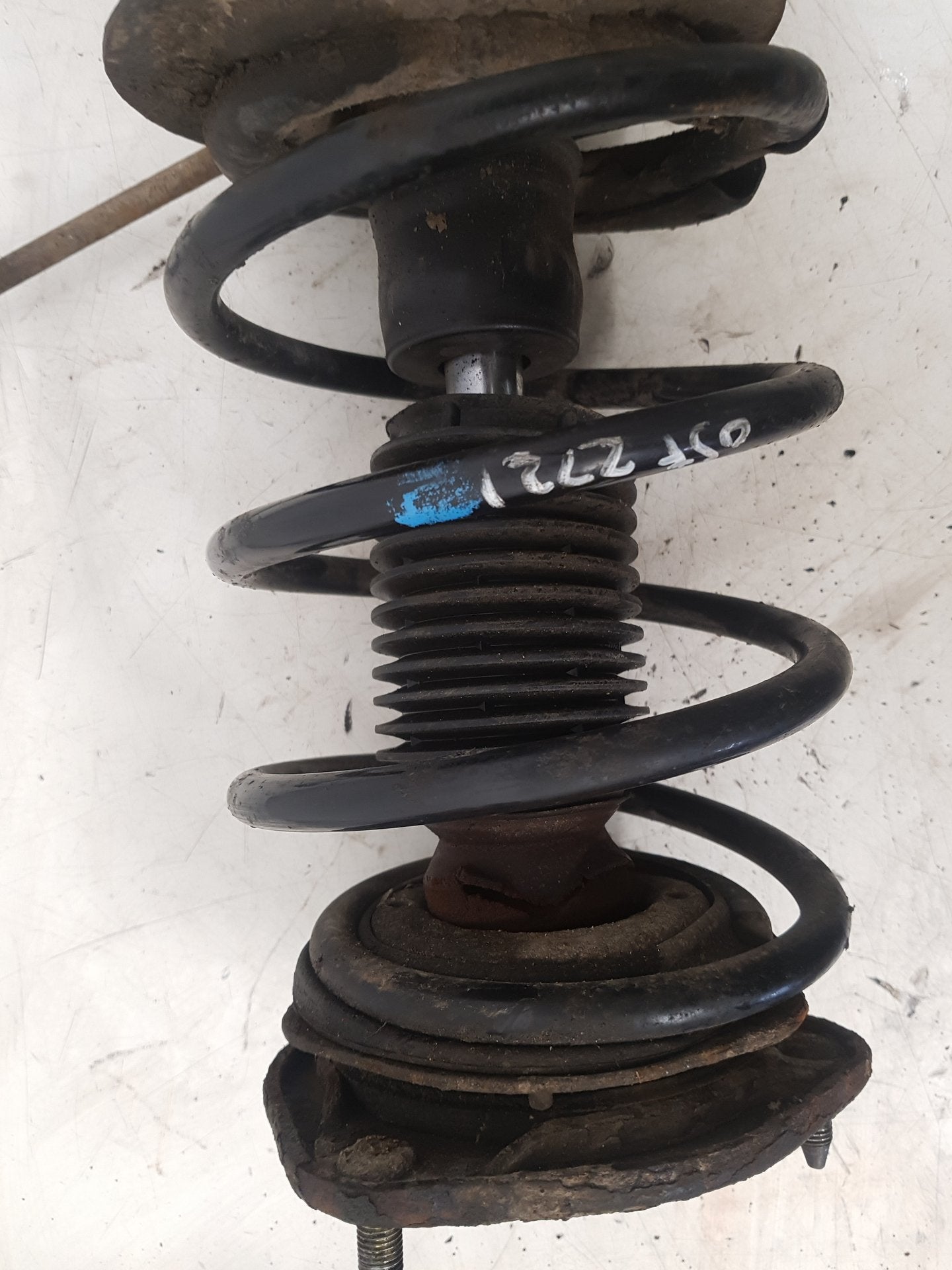 2000 - 2004 Volvo V40  Estate Right Front Shock Absorber