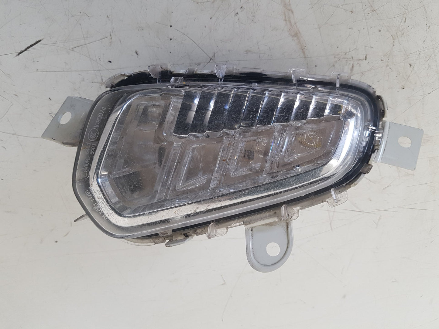 2012 - 2016 Volvo V40  Hatchback LED DAYTIME RUNNING LIGHT (PASSENGER SIDE) 31323115