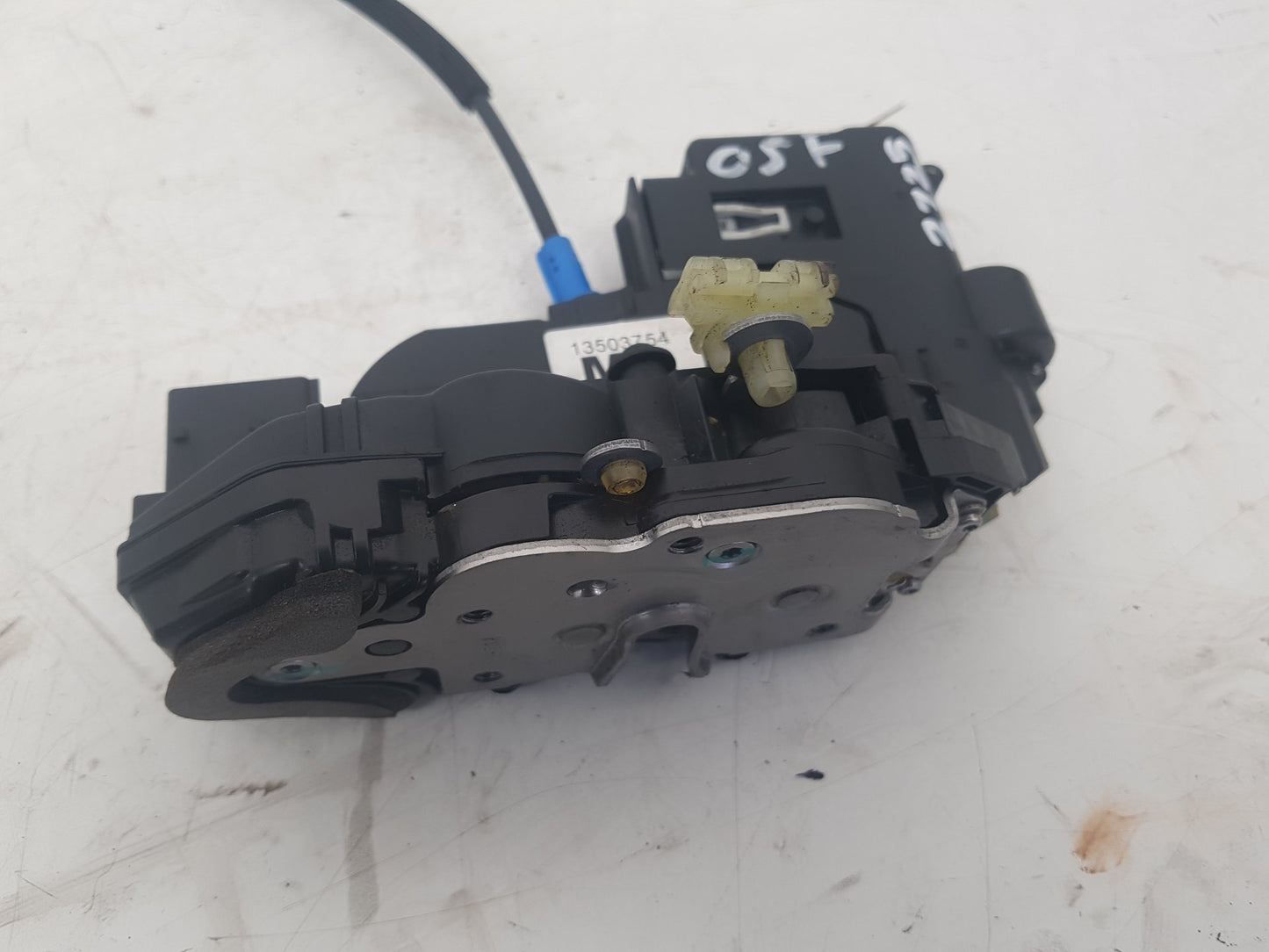 2010 - 2012 Saab 9-5  Saloon DOOR CATCH (O/S/F) 13503754