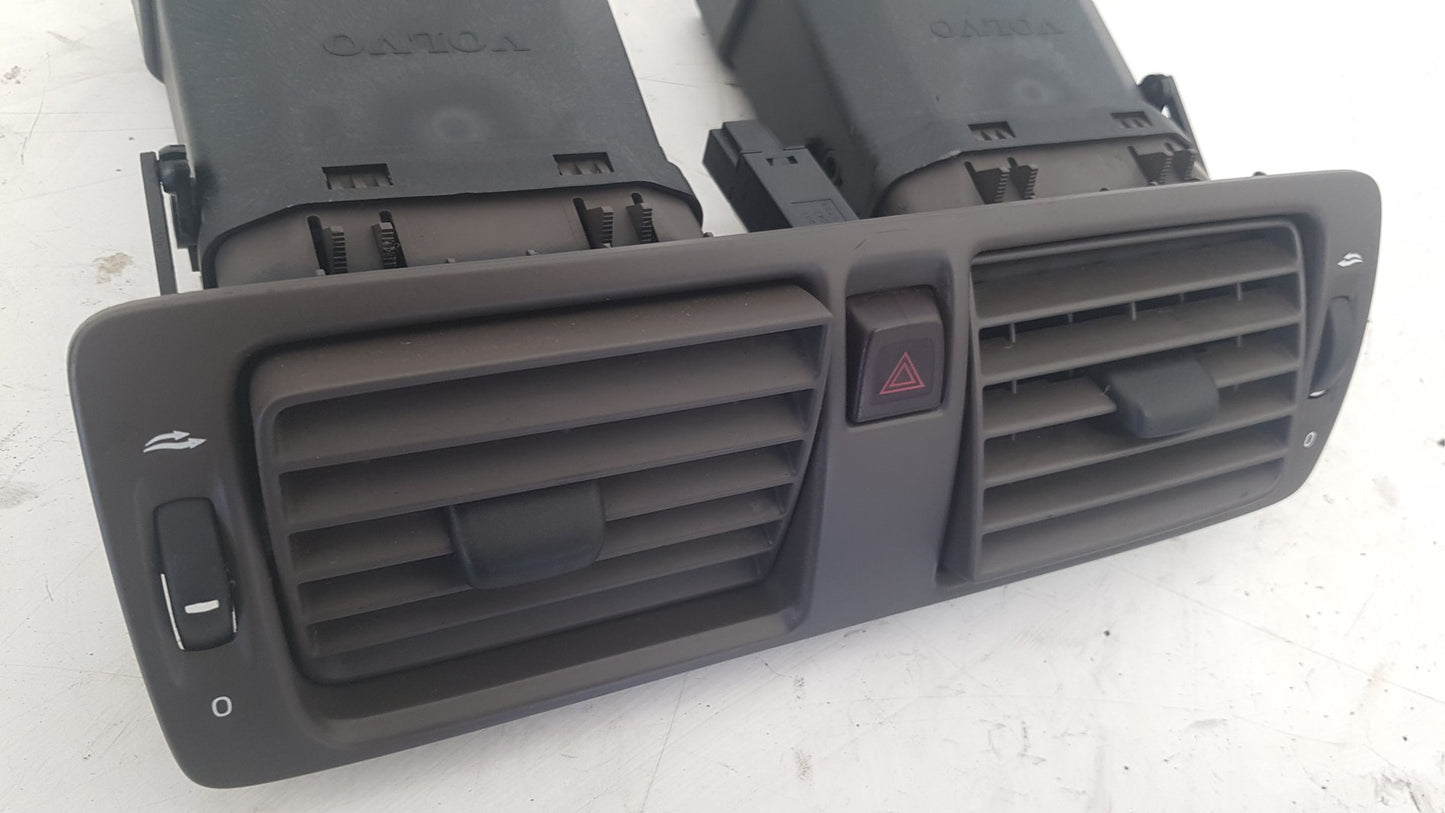 2007 - 2010 Volvo V50 545 Estate Dash Air Vent Centre 39879332