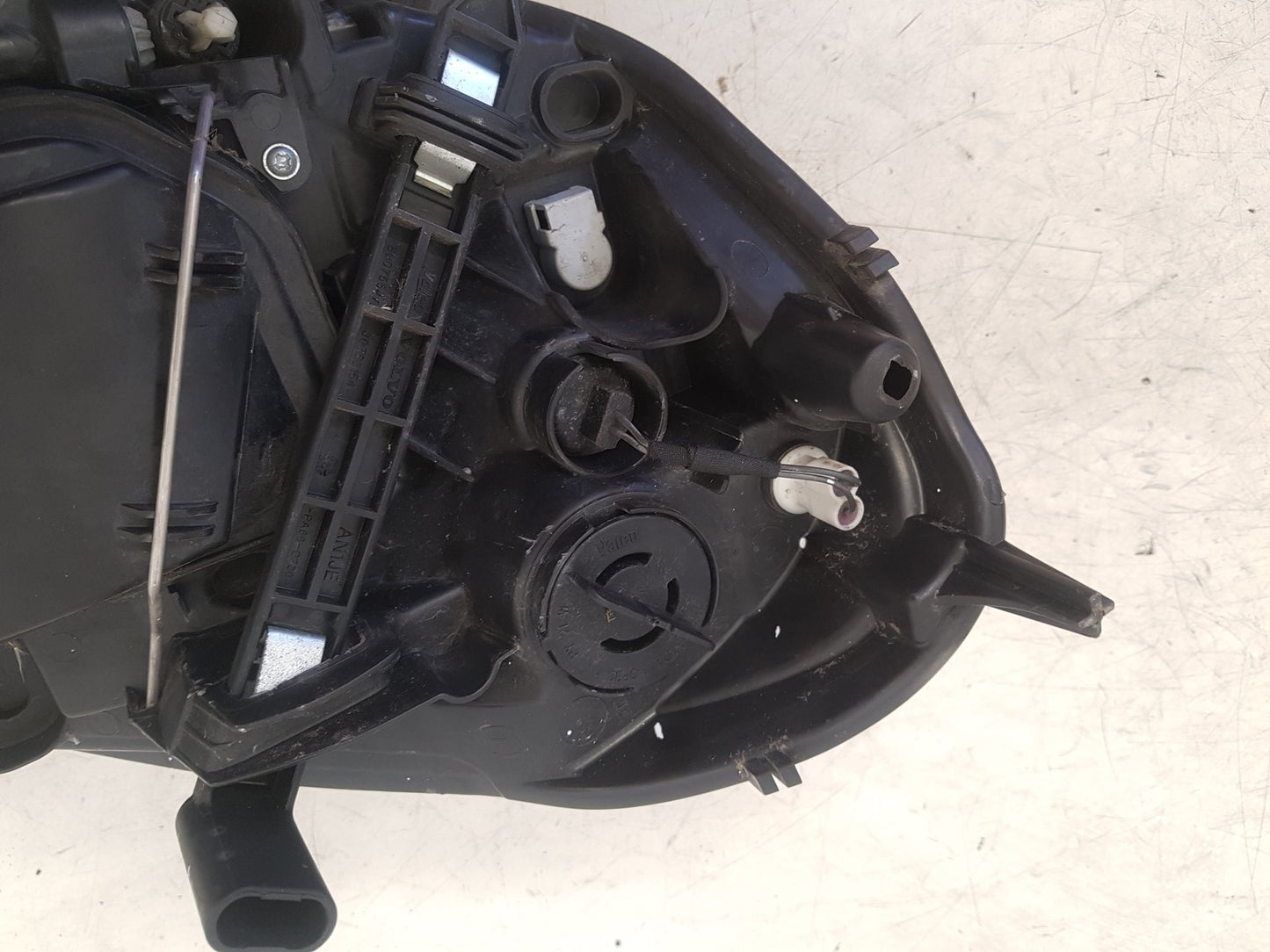 2008 - 2017 Volvo XC60 I 156 SUV Passenger Headlight (Xenon) 30763137