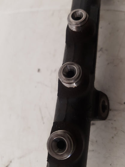 2010 - 2012 Volvo S40  Saloon Injection Rail 968529758002
