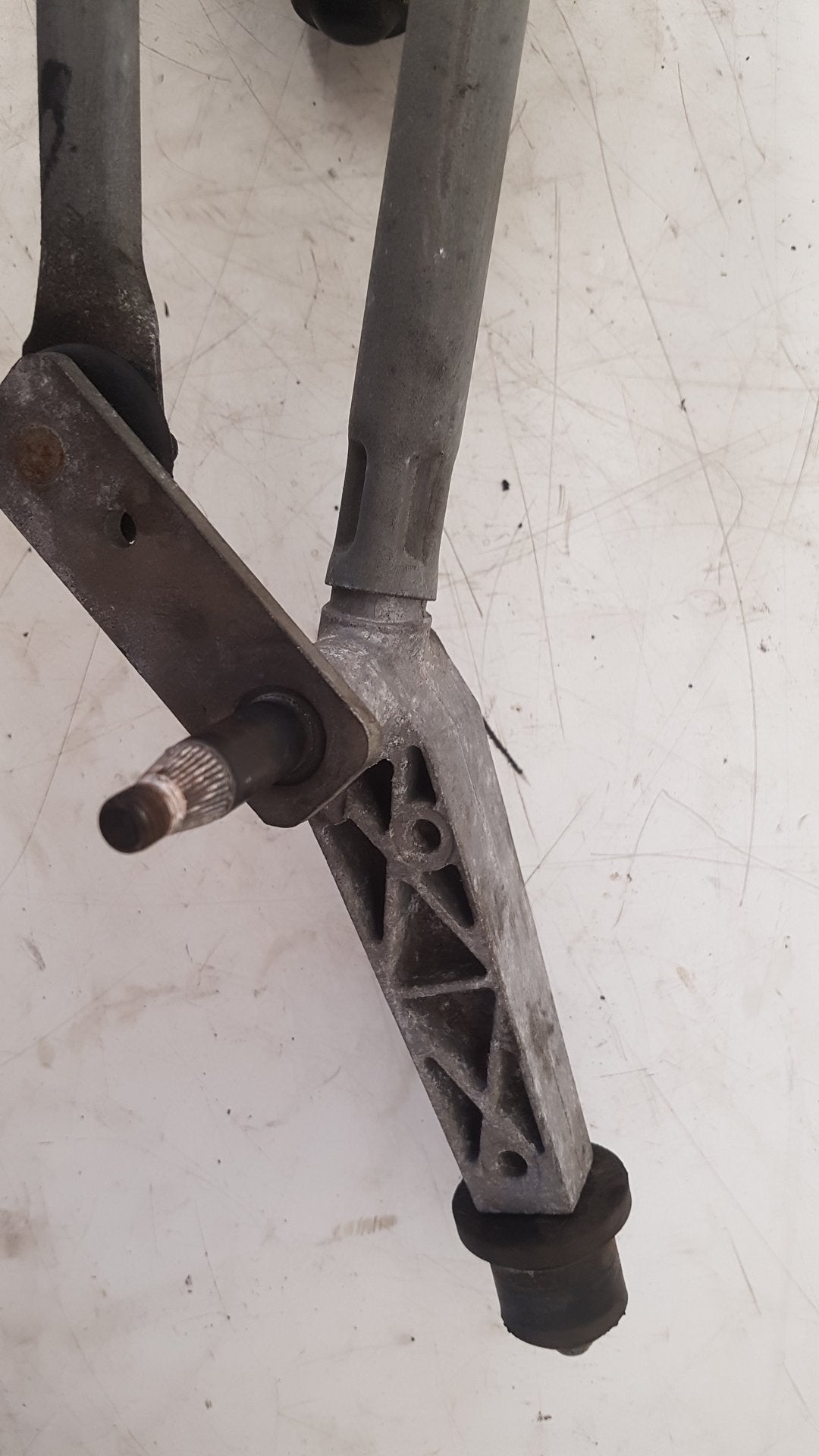 2005 Volvo S60  Saloon WIPER MOTOR (FRONT) & LINKAGE 8648344