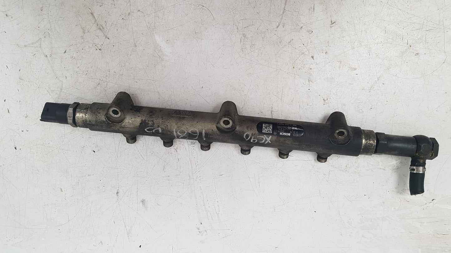 2002 - 2006 Volvo XC90  Estate Injection Rail 0445215015