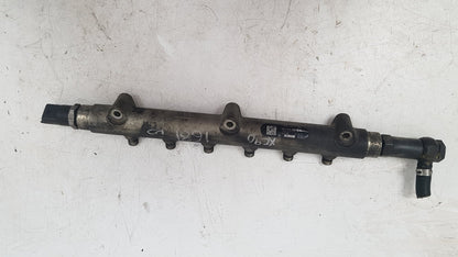 2002 - 2006 Volvo XC90  Estate Injection Rail 0445215015